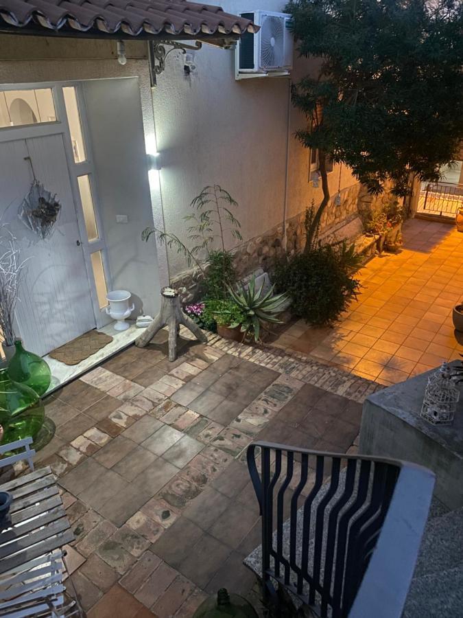 Il Giardino D'Ulisse Bed & Breakfast Reggio di Calabria Dış mekan fotoğraf
